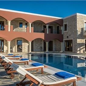8 bedroom luxury villa with pool near Koutsounari, sleeps 16